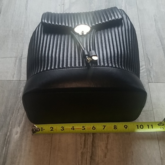 Henri bendel backpack - Picture 9 of 16